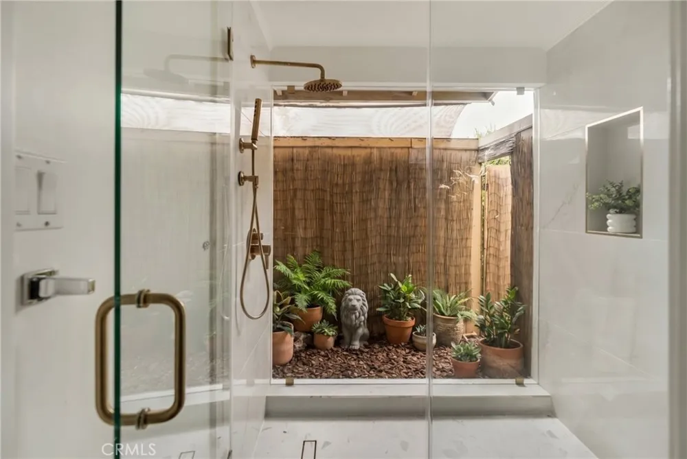 18931 Mayall Street Northridge, CA 91324