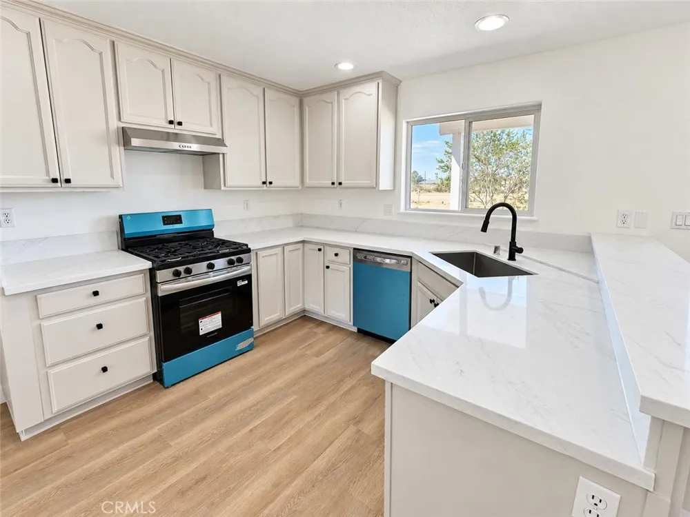 10968 Nambe Apple Valley, CA 92308