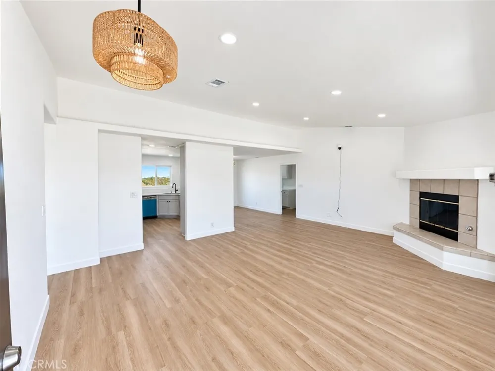 10968 Nambe Apple Valley, CA 92308