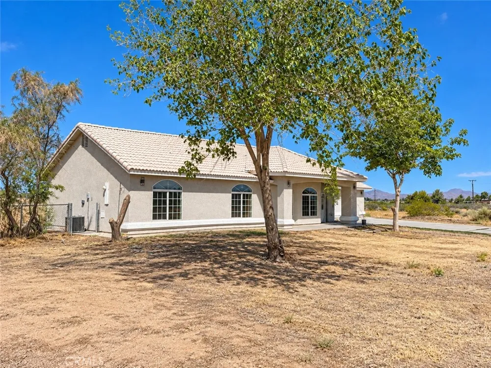 10968 Nambe Apple Valley, CA 92308