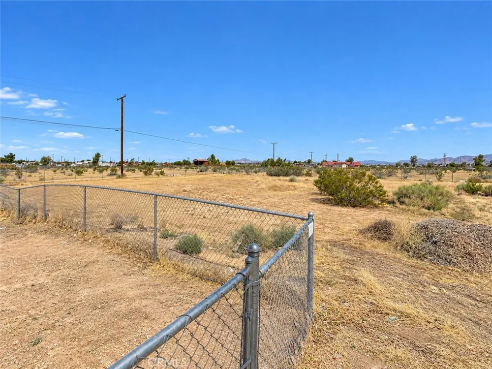 10968 Nambe Apple Valley, CA 92308