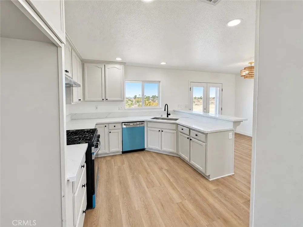 10968 Nambe Apple Valley, CA 92308