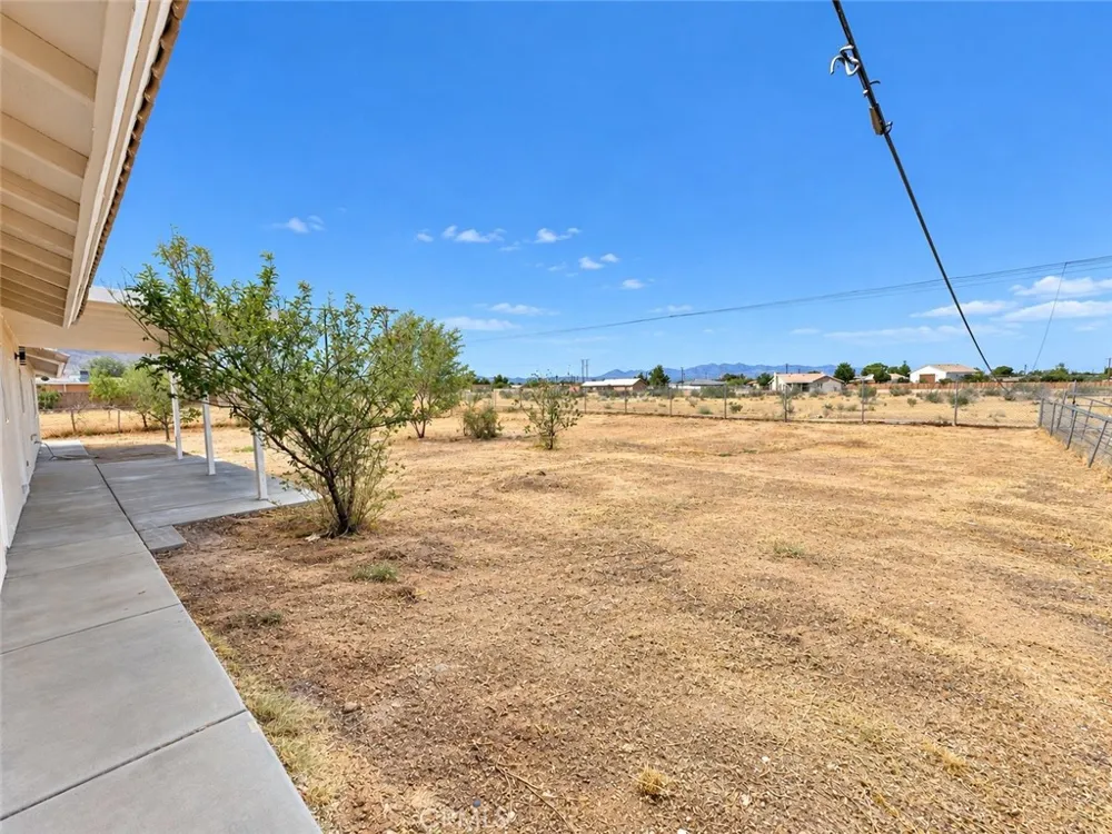 10968 Nambe Apple Valley, CA 92308