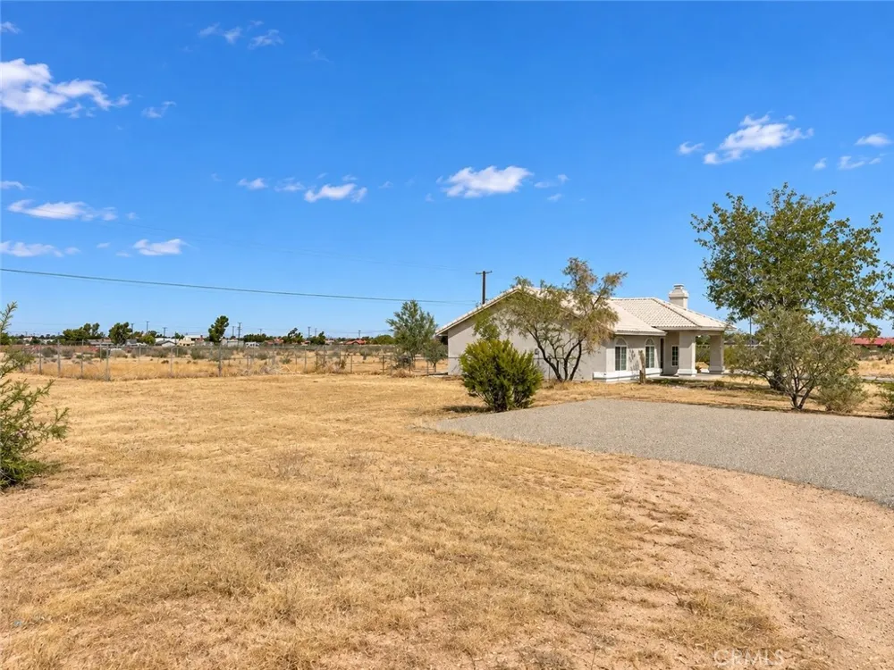 10968 Nambe Apple Valley, CA 92308