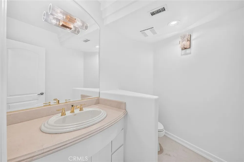 716 Calle Monserrat San Clemente, CA 92672