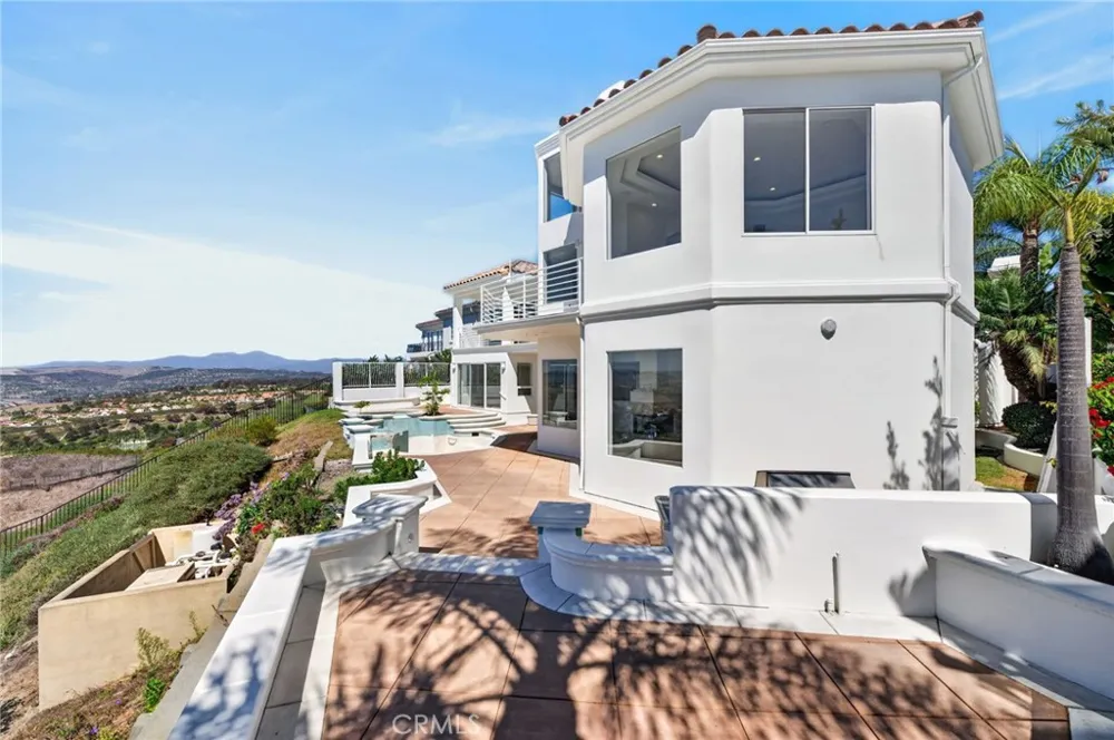 716 Calle Monserrat San Clemente, CA 92672