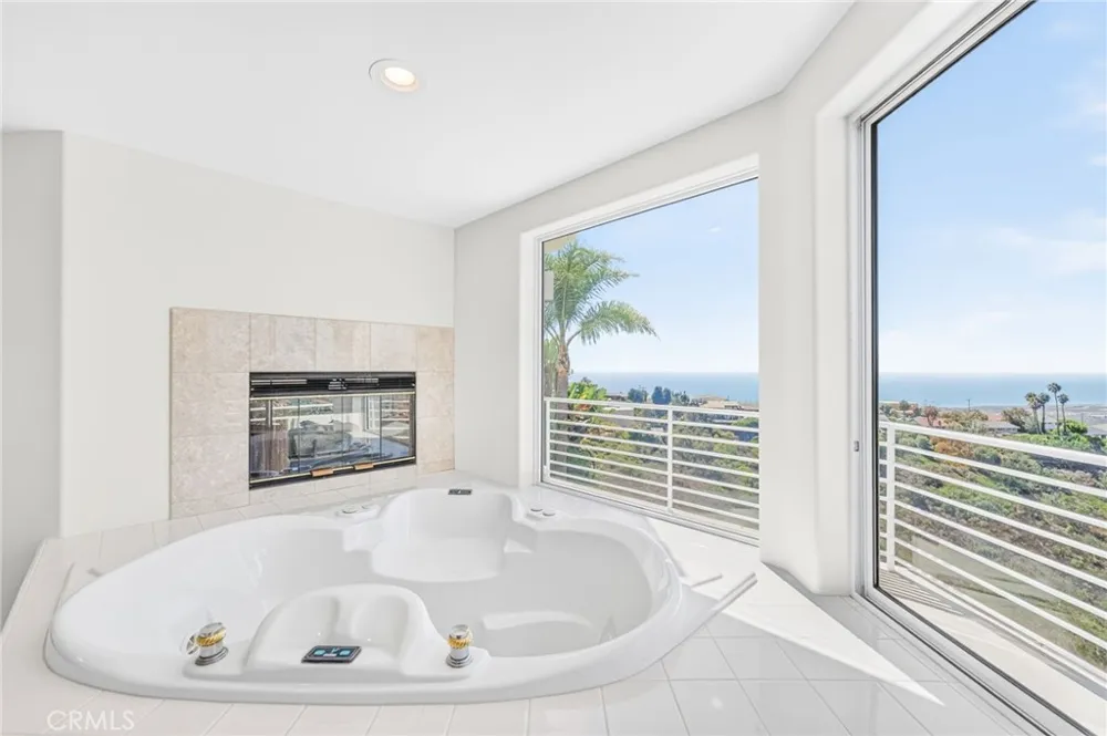 716 Calle Monserrat San Clemente, CA 92672