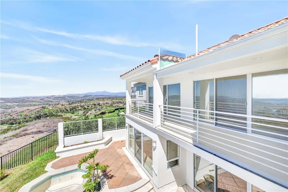 716 Calle Monserrat San Clemente, CA 92672