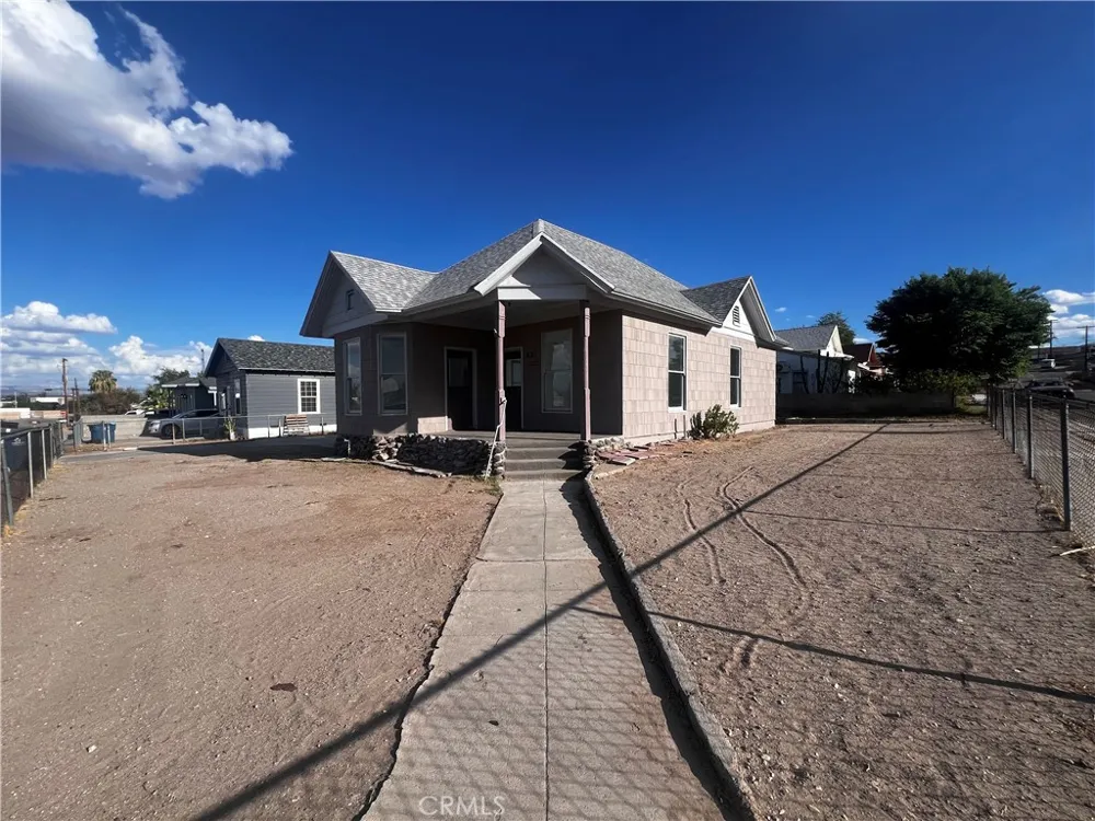 321 Bazoobuth Needles, CA 92363