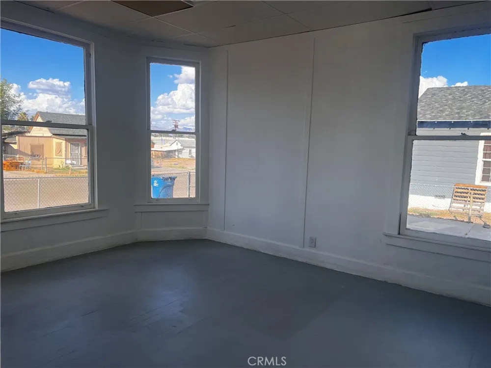 321 Bazoobuth Needles, CA 92363