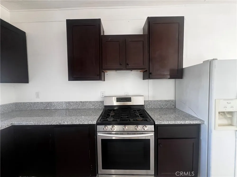 321 Bazoobuth Needles, CA 92363
