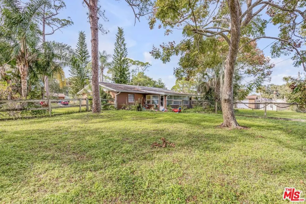 2719 Tavelers Palm Drive 