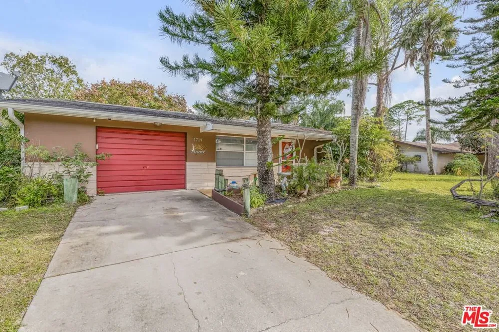 2719 Tavelers Palm Drive 