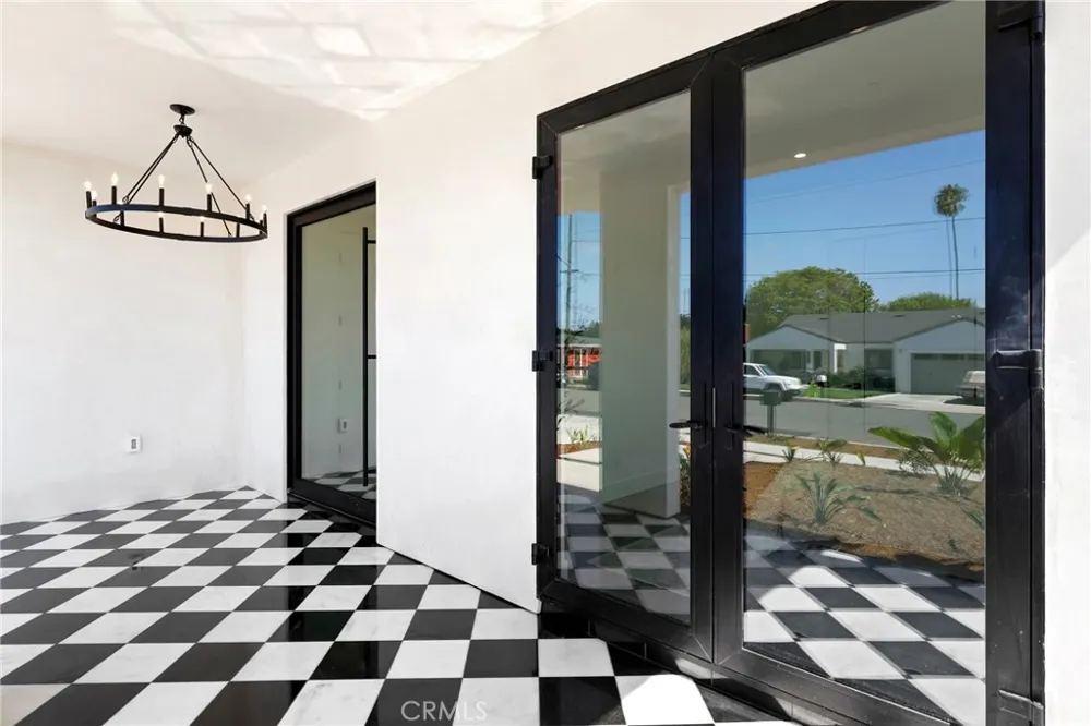 228 Costa Mesa Street Costa Mesa, CA 92627