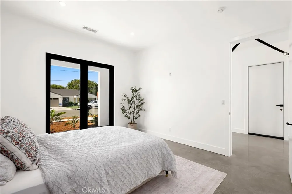 228 Costa Mesa Street Costa Mesa, CA 92627