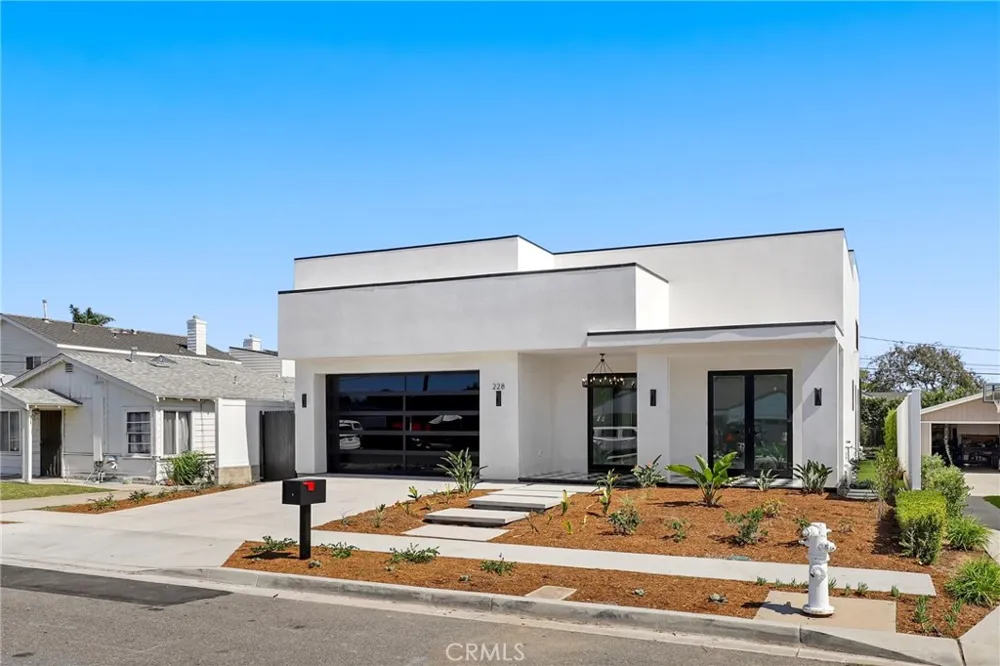 228 Costa Mesa Street Costa Mesa, CA 92627