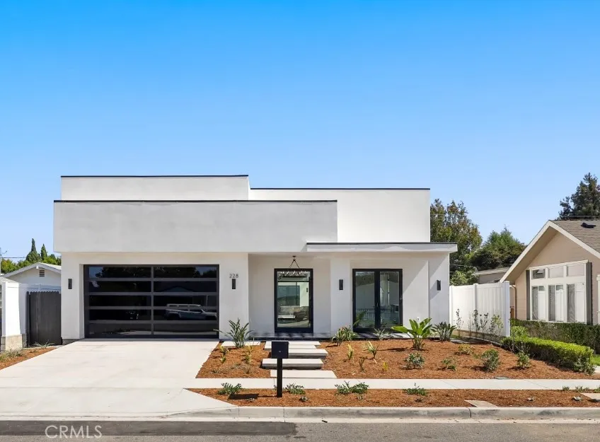 228 Costa Mesa Street Costa Mesa, CA 92627