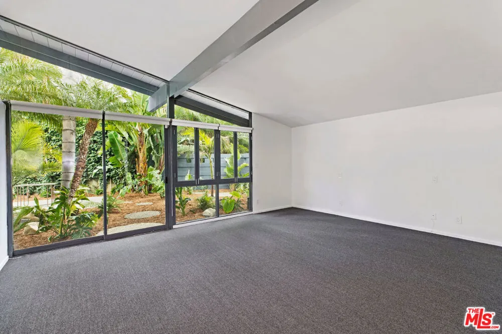 7560 Lolina Lane Los Angeles, CA 90046