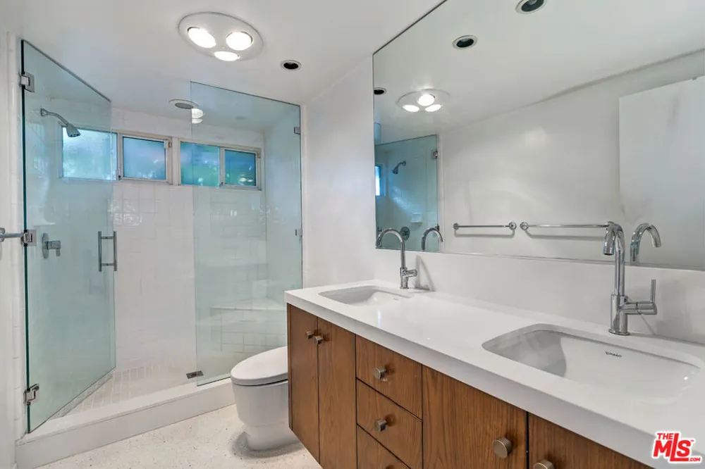 7560 Lolina Lane Los Angeles, CA 90046