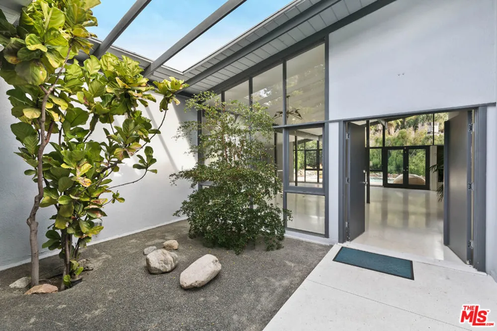 7560 Lolina Lane Los Angeles, CA 90046