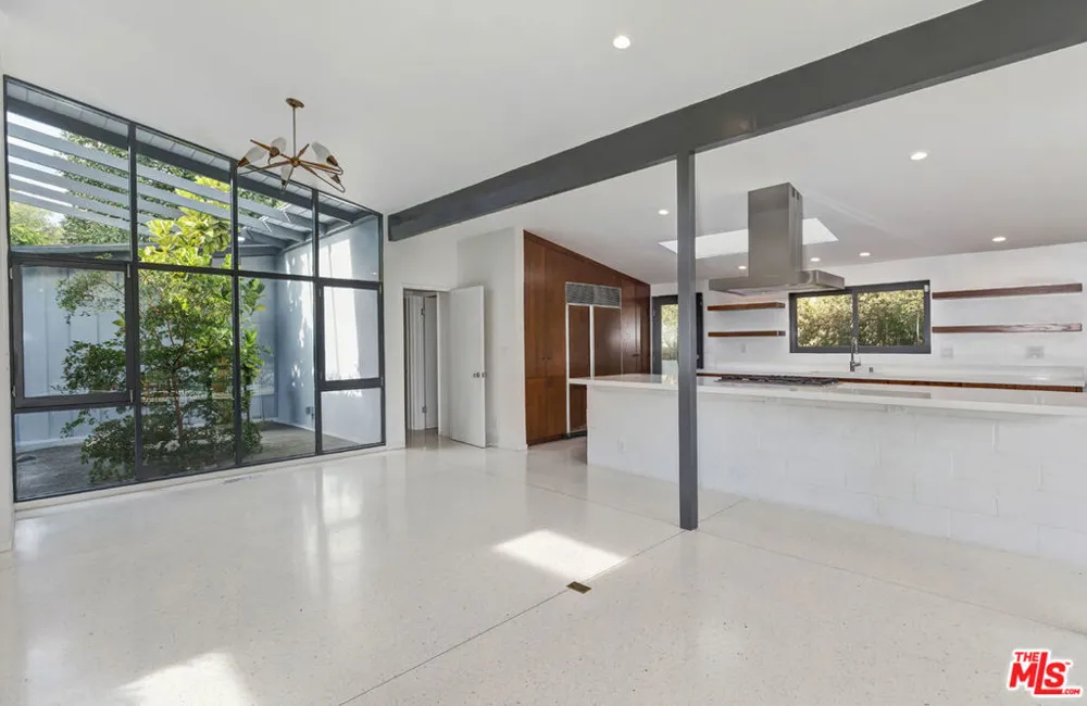 7560 Lolina Lane Los Angeles, CA 90046