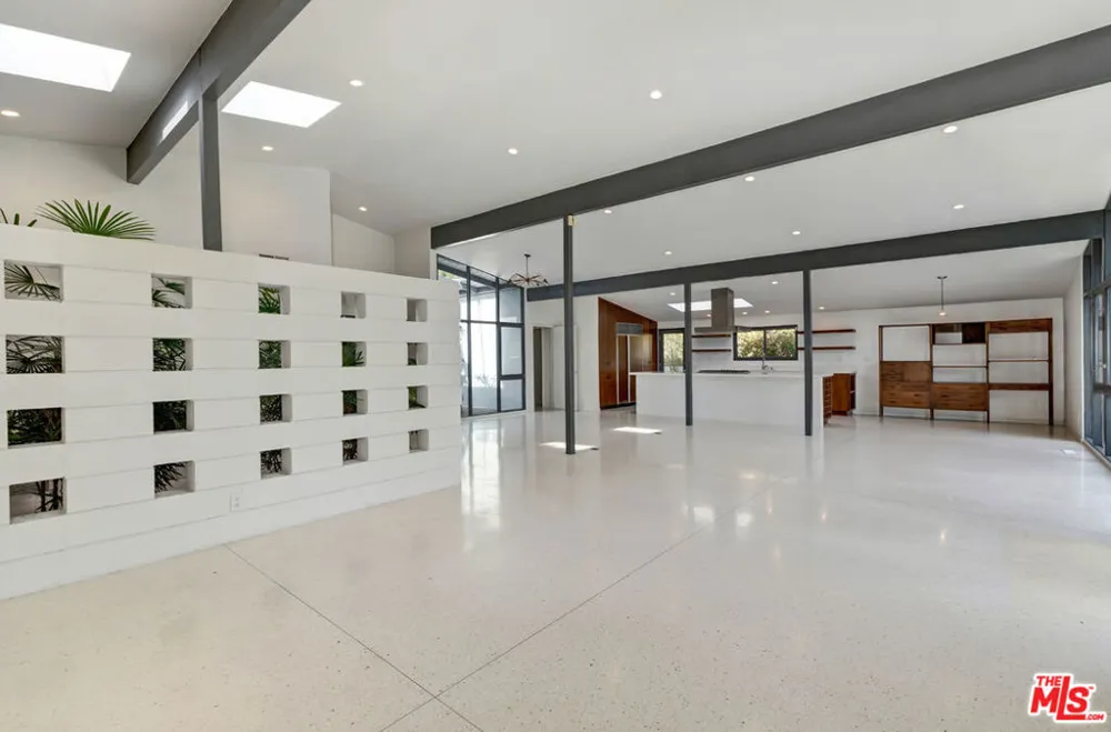 7560 Lolina Lane Los Angeles, CA 90046