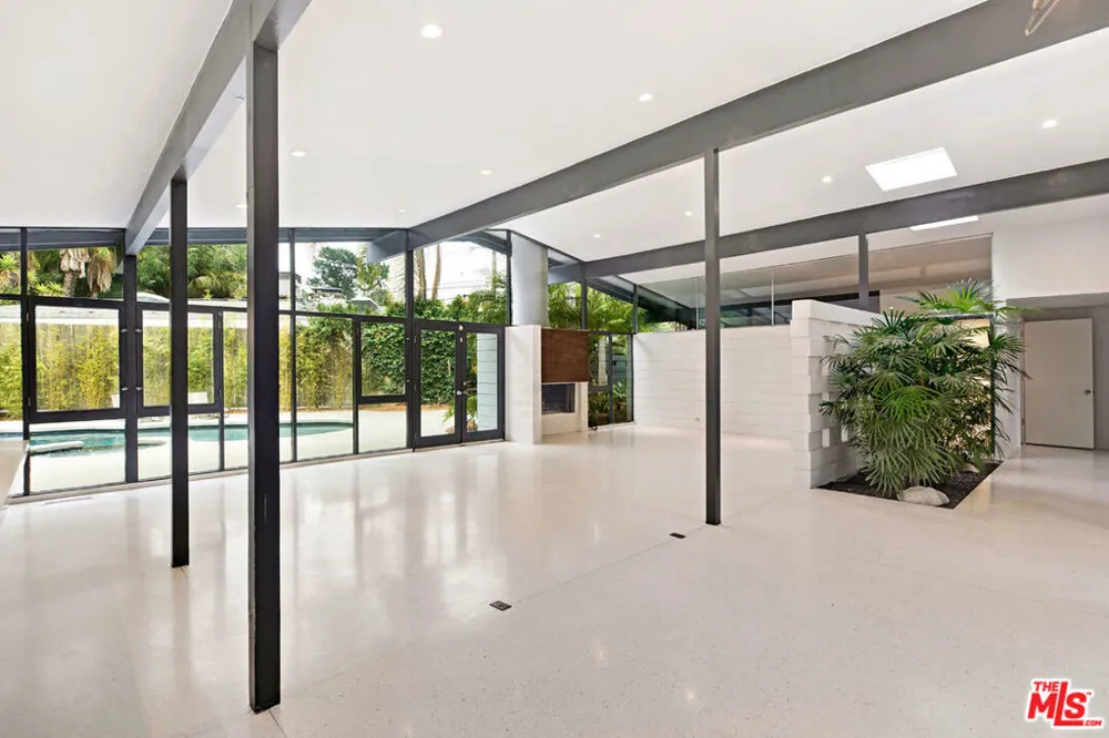 7560 Lolina Lane Los Angeles, CA 90046