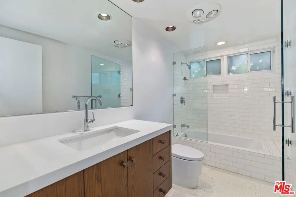 7560 Lolina Lane Los Angeles, CA 90046