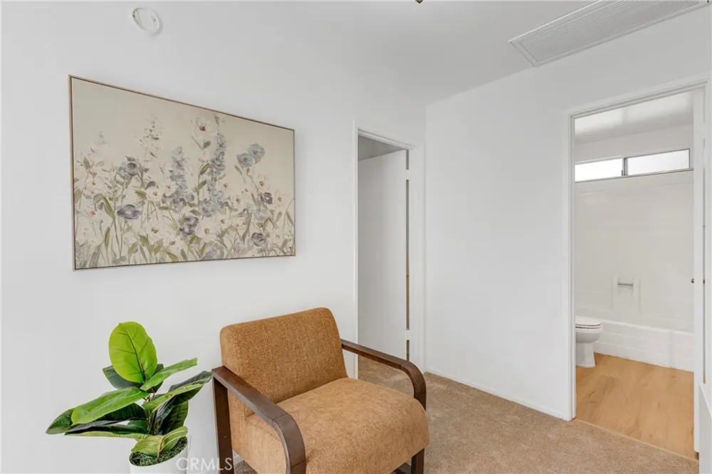 17221 Roscoe Boulevard #2 Northridge, CA 91325