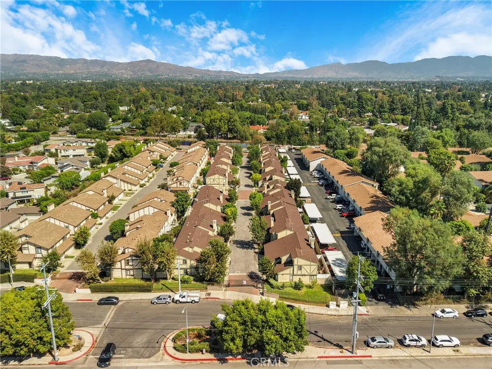 17221 Roscoe Boulevard #2 Northridge, CA 91325