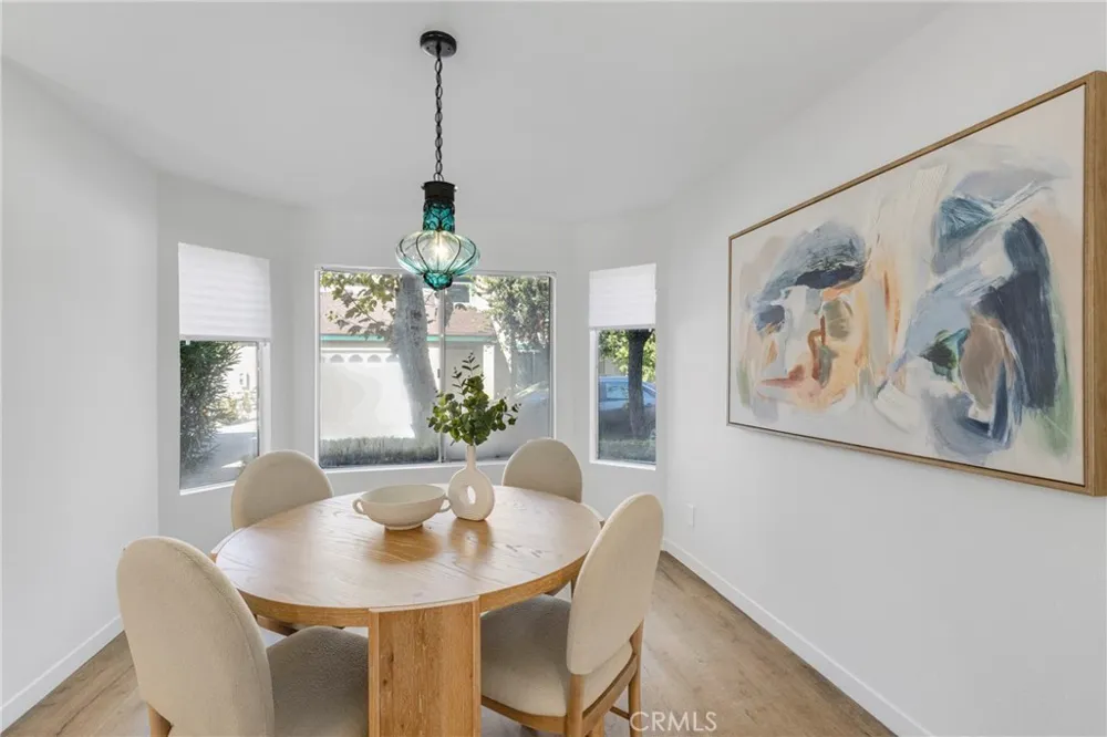 17221 Roscoe Boulevard #2 Northridge, CA 91325