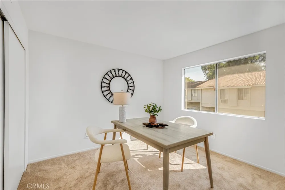 17221 Roscoe Boulevard #2 Northridge, CA 91325