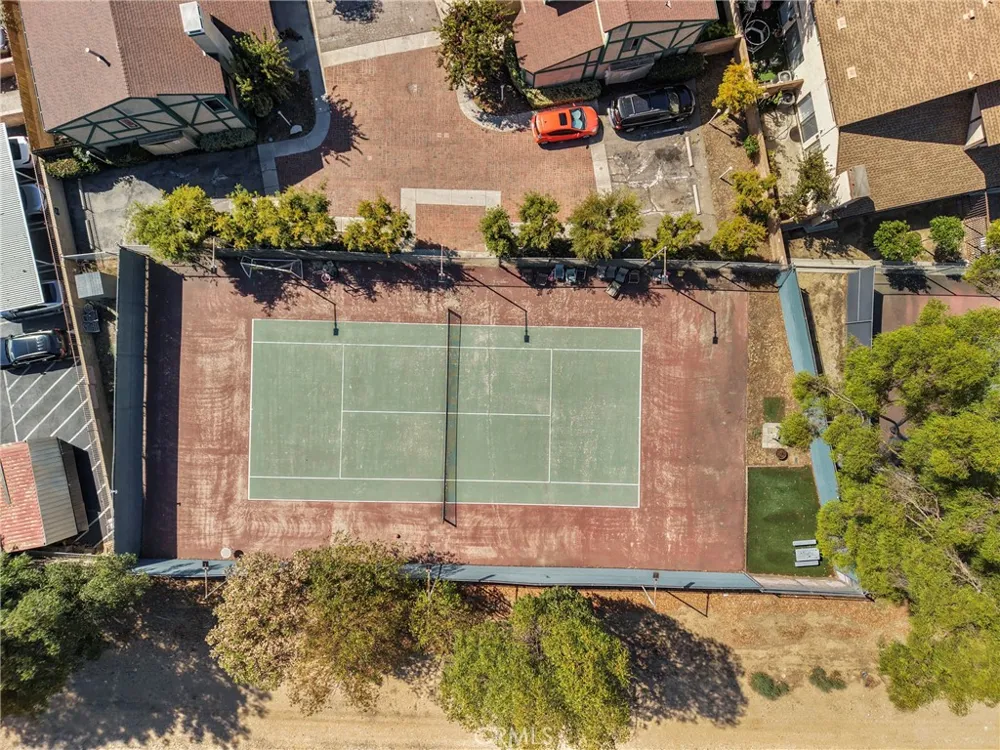 17221 Roscoe Boulevard #2 Northridge, CA 91325