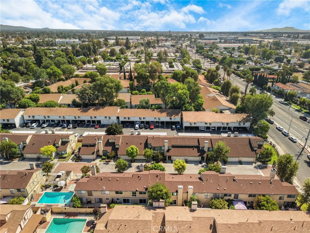17221 Roscoe Boulevard #2 Northridge, CA 91325