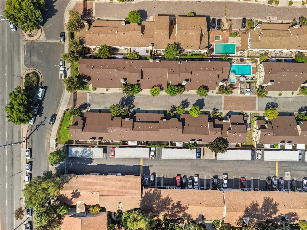 17221 Roscoe Boulevard #2 Northridge, CA 91325