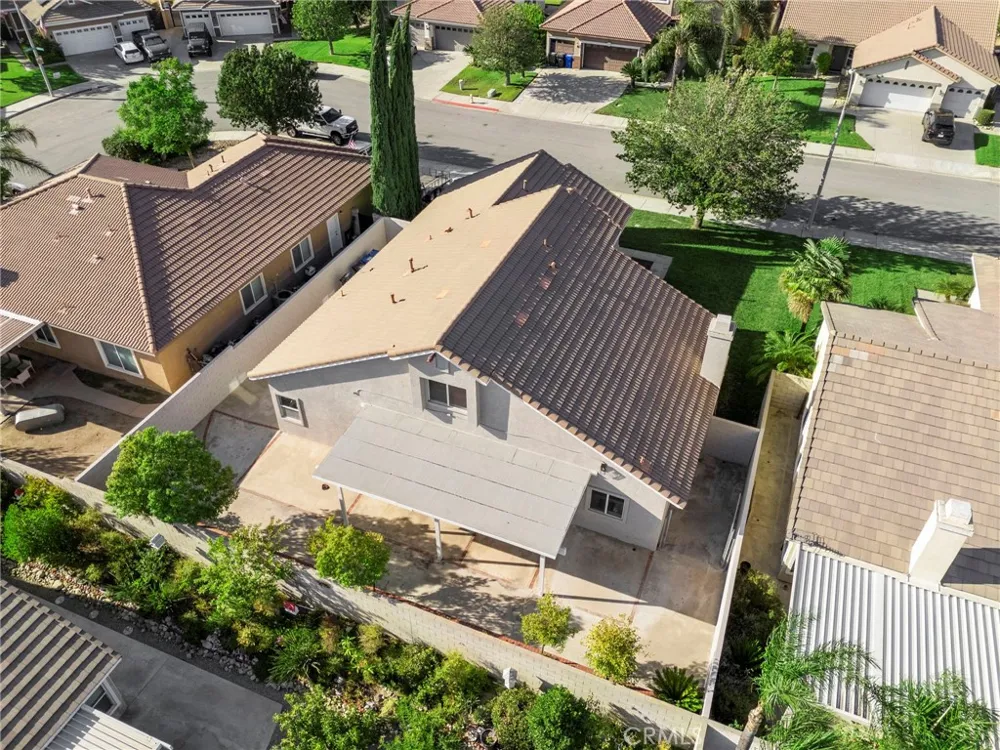 14839 Fairhaven Fontana, CA 92336