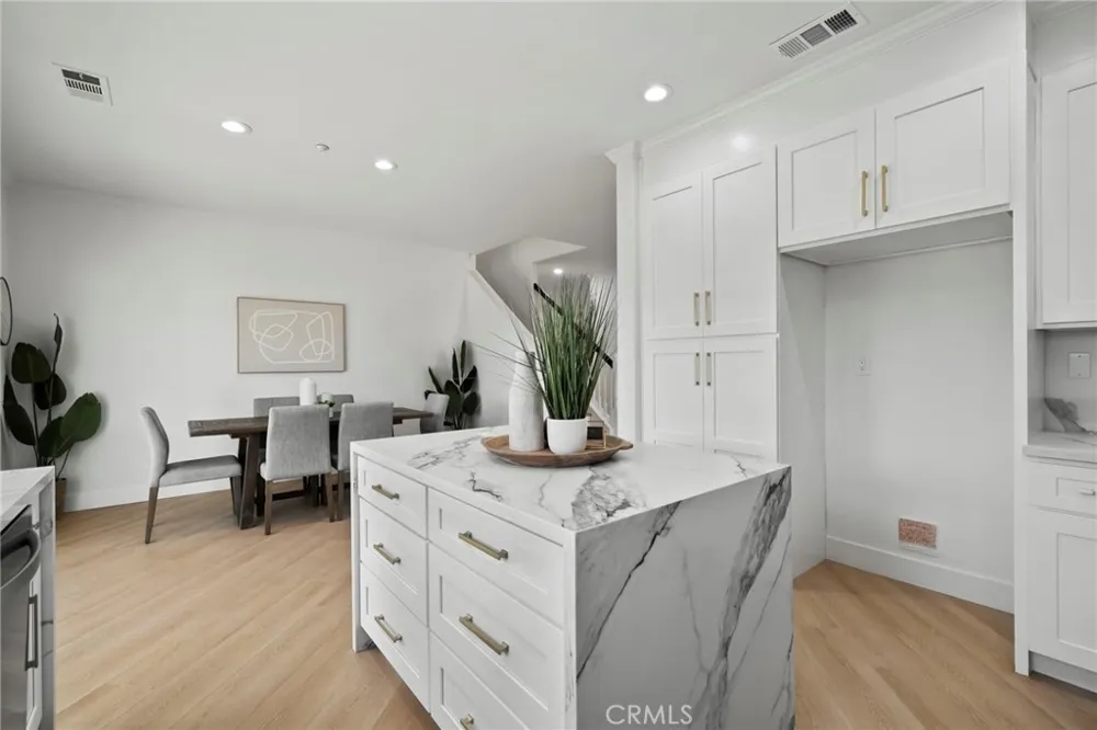 14839 Fairhaven Fontana, CA 92336