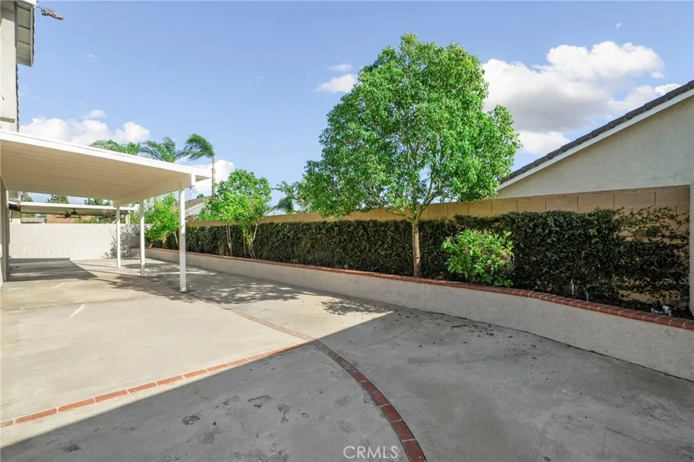 14839 Fairhaven Fontana, CA 92336