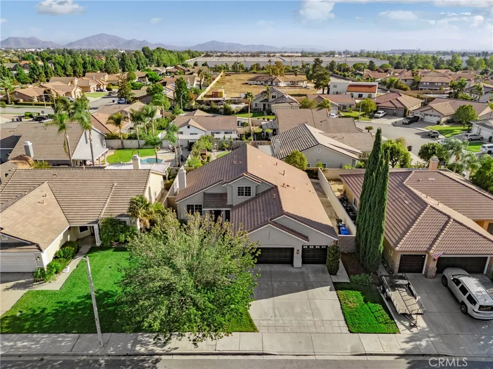 14839 Fairhaven Fontana, CA 92336