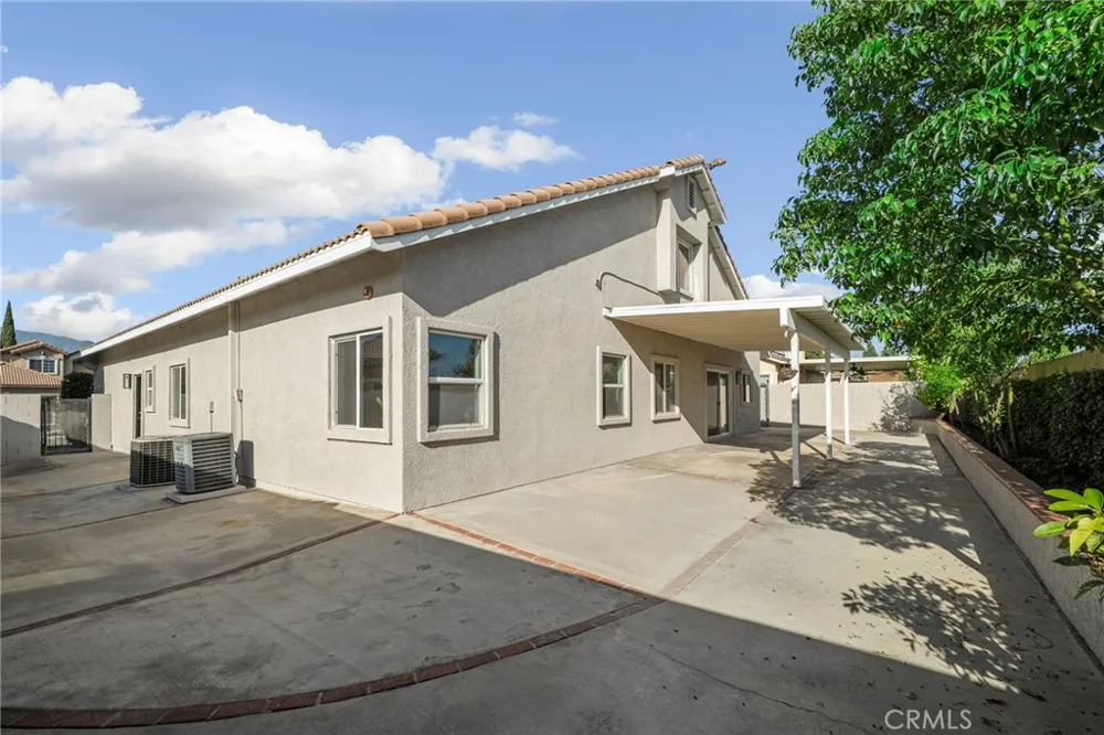 14839 Fairhaven Fontana, CA 92336
