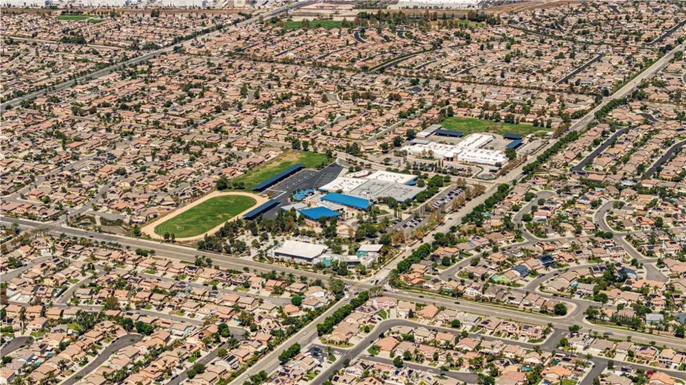 13763 Deerpath Circle Eastvale, CA 92880