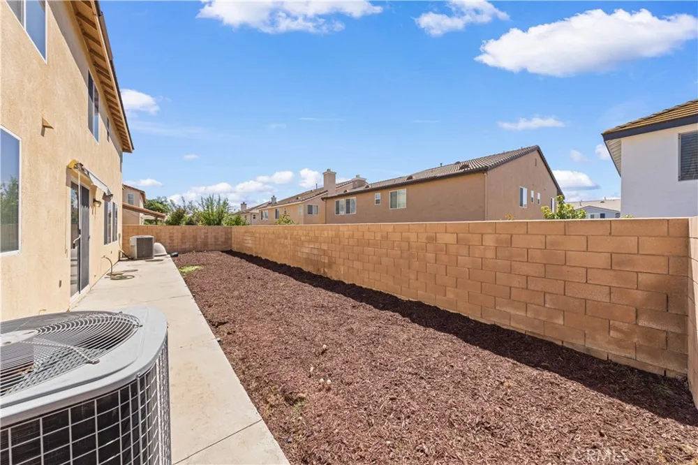 13763 Deerpath Circle Eastvale, CA 92880