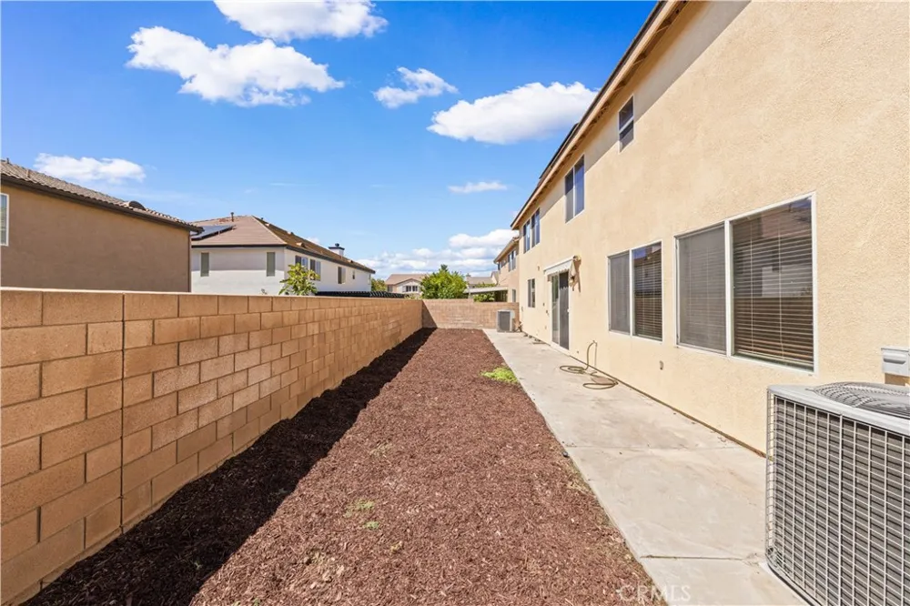13763 Deerpath Circle Eastvale, CA 92880