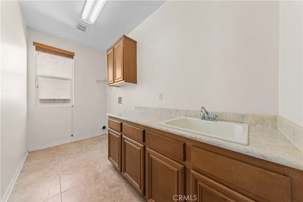 13763 Deerpath Circle Eastvale, CA 92880