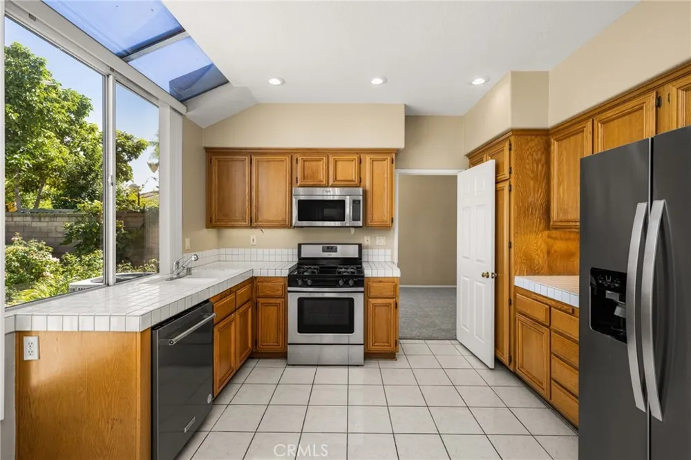 733 S Morningstar Drive Anaheim Hills, CA 92808