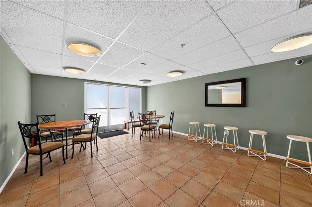 11124 Burbank Street #108 North Hollywood, CA 91601