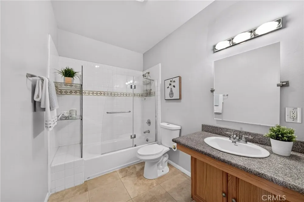 11124 Burbank Street #108 North Hollywood, CA 91601