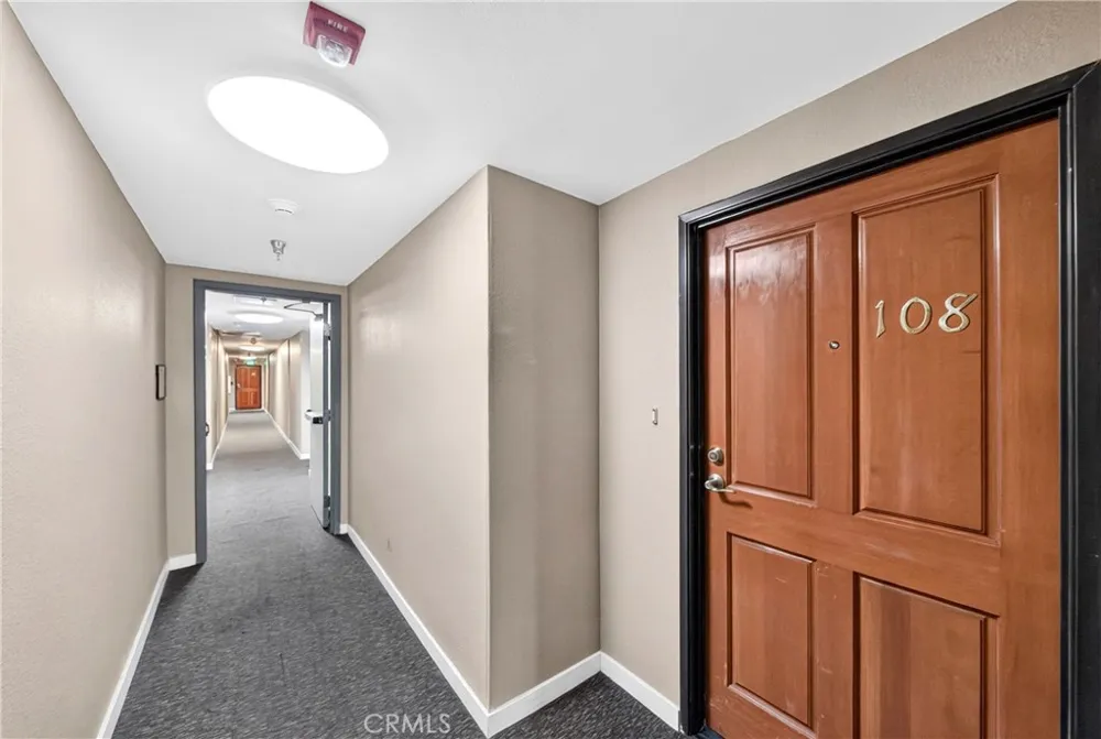 11124 Burbank Street #108 North Hollywood, CA 91601