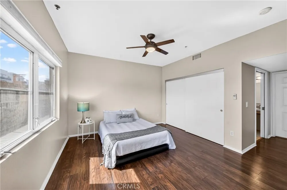 11124 Burbank Street #108 North Hollywood, CA 91601