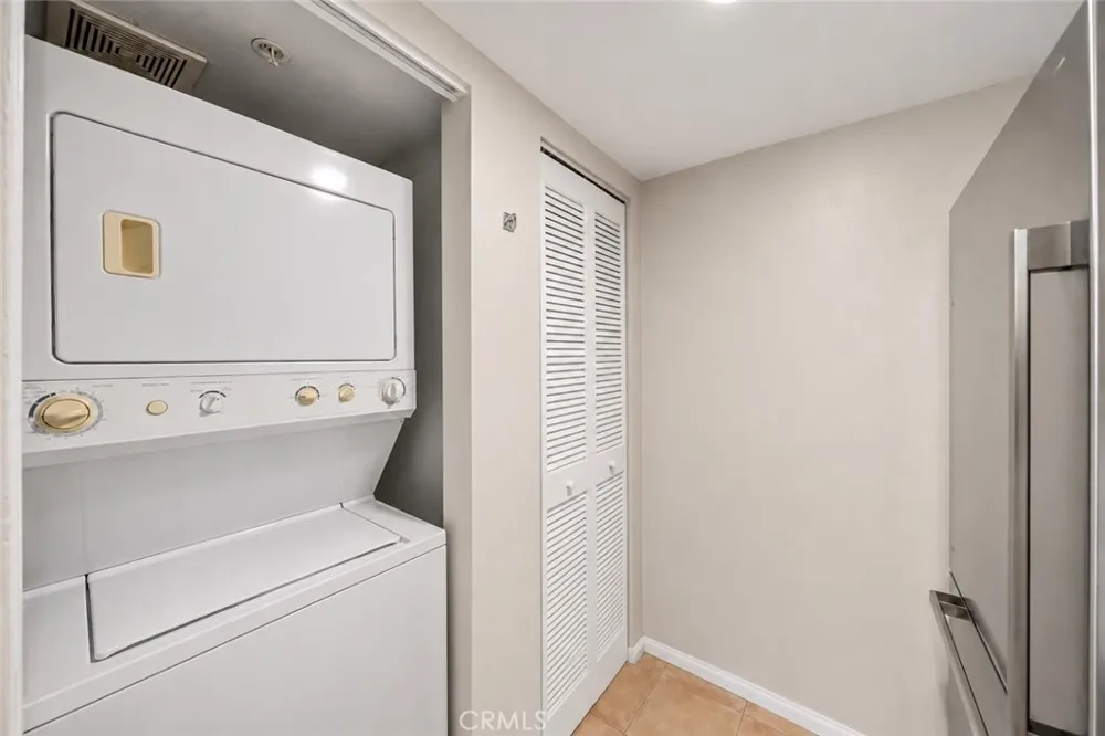 11124 Burbank Street #108 North Hollywood, CA 91601